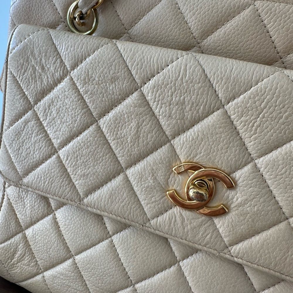 Chanel Caviar Vintage Tote Bag with Double chain straps - Picture 5 of 17